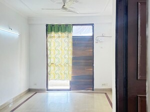 Room in 2 BHK Builder Floor at Saket – for Rent
