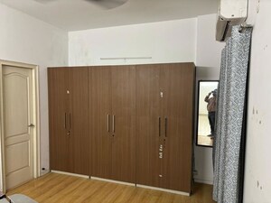 Room in 2.5 BHK Apartment at Tashee Capital Gateway, Sector 111 – for Rent