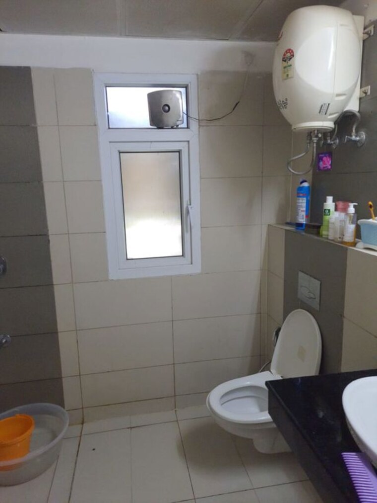 Bathroom, mahindra-aura 3 Bedroom 1615 Sq.Ft. Apartment In Sector 110a Gurgaon 10257327