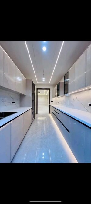 Kitchen in 3 BHK Builder Floor at BPTP Green Oaks, Sector 70a – for Sale