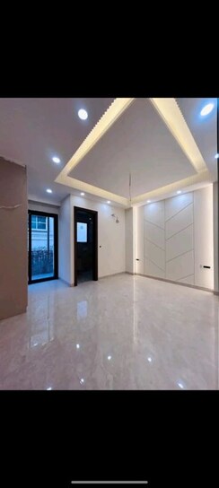 3 BHK + Servant Room Builder Floor For Sale in BPTP Green Oaks