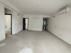 Room in 3.5 BHK Apartment at 3C Orris Greenopolis, Sector 89 – for Rent