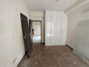 Room in 3.5 BHK Apartment at 3C Orris Greenopolis, Sector 89 – for Rent