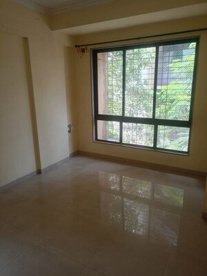 Room in 1 BHK Apartment at Mulund East – for Rent