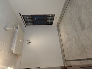 Room in 3 BHK Builder Floor at Raghav Apartments, Vaishali Sector 5 – for Sale