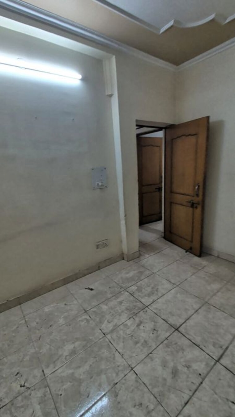 Room, pitampura 4 Bedroom 1500 Sq.Ft. Builder Floor In Pitampura Delhi 10257531