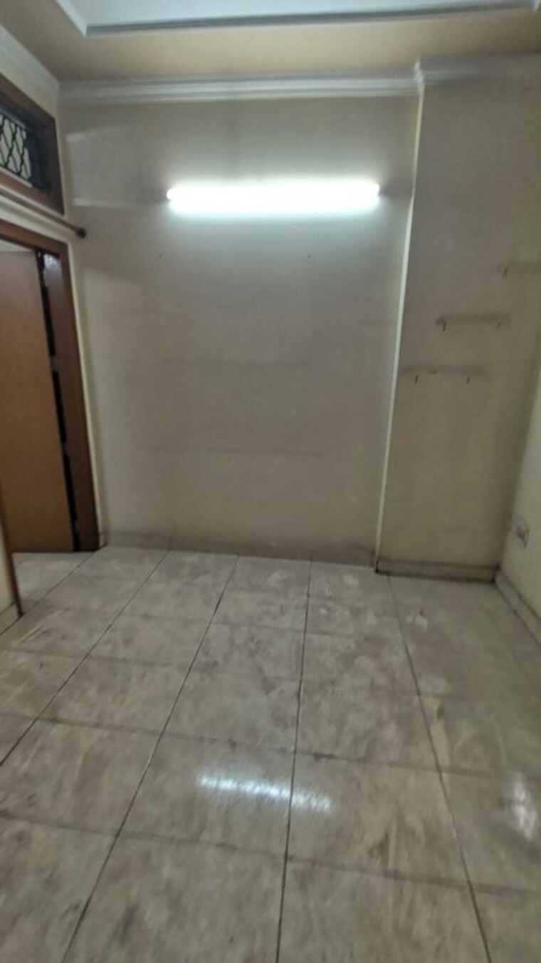 Room, pitampura 4 Bedroom 1500 Sq.Ft. Builder Floor In Pitampura Delhi 10257531