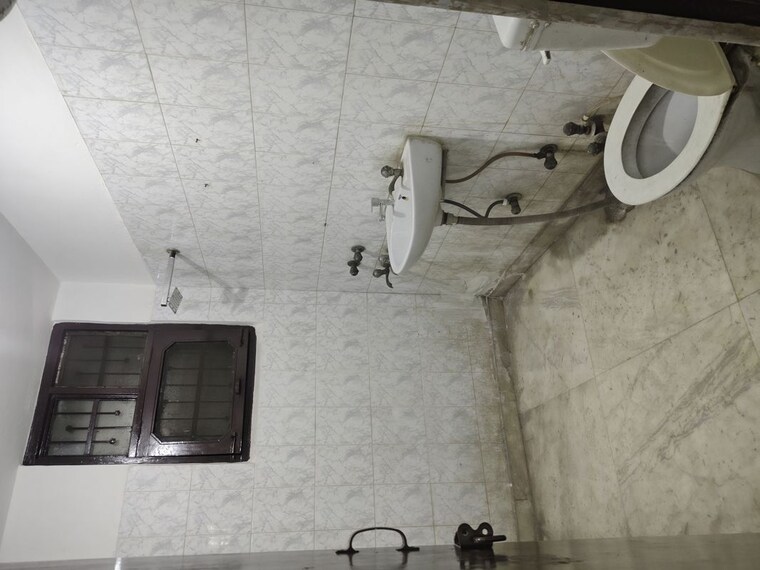 Bathroom, vaishali sector 4 2 Bedroom 1050 Sq.Ft. Builder Floor In Vaishali Sector 4 Ghaziabad 10050826