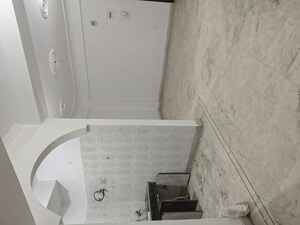 Bathroom in 2 BHK Builder Floor at Vaishali Sector 4 – for Rent
