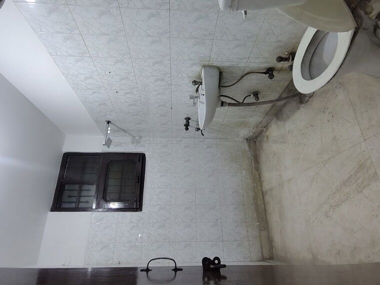 Bathroom, vaishali sector 4 2 Bedroom 1050 Sq.Ft. Builder Floor In Vaishali Sector 4 Ghaziabad 10050826