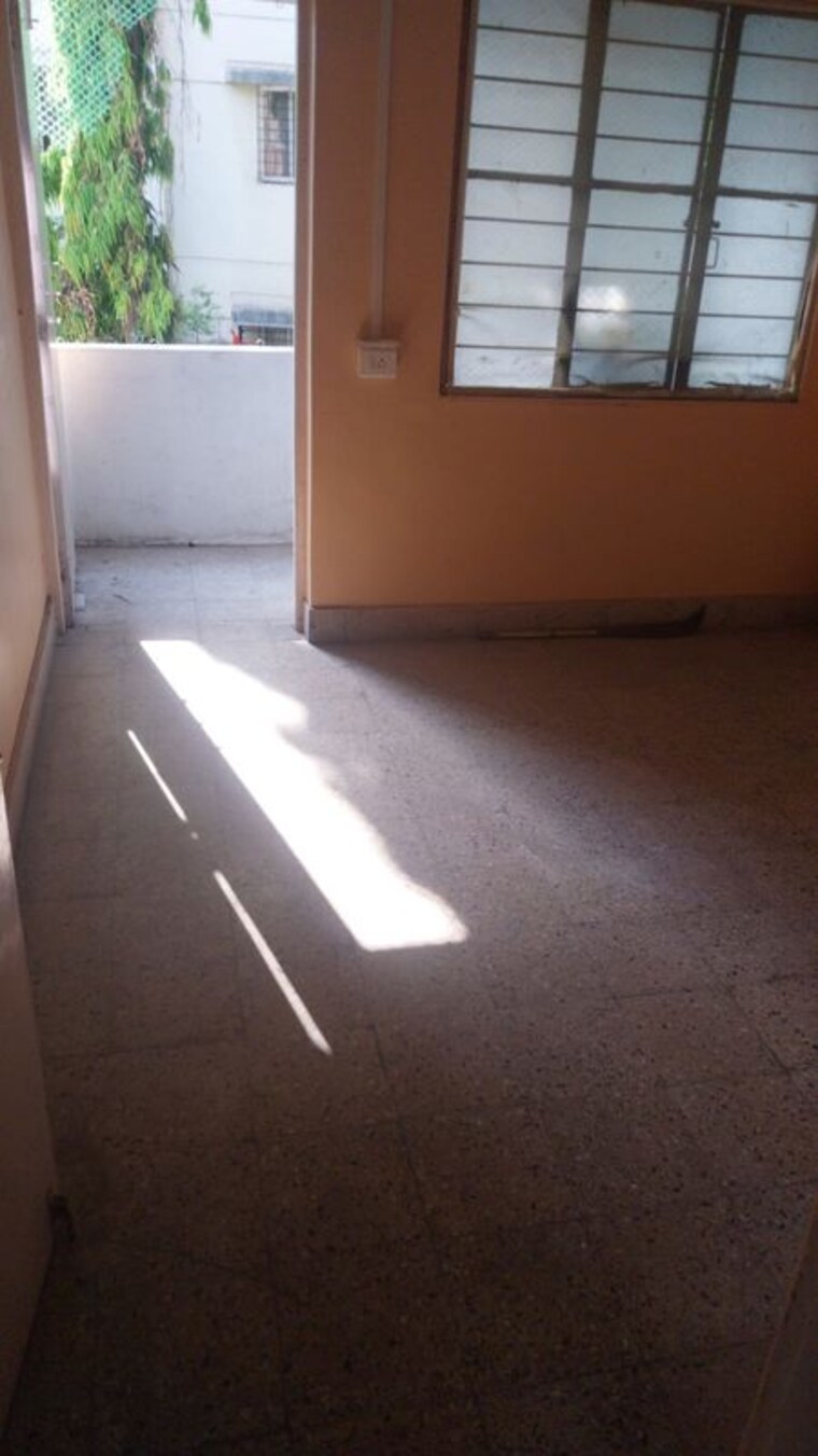 Room, vijayanagar colony Commercial Shop 500 Sq.Ft. In Vijayanagar Colony Pune 10257547