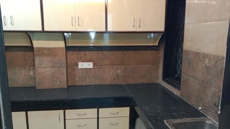 Kitchen, chittaranjan park 2.5 Bedroom 125 Sq.Yd. Builder Floor In Chittaranjan Park Delhi 10257699