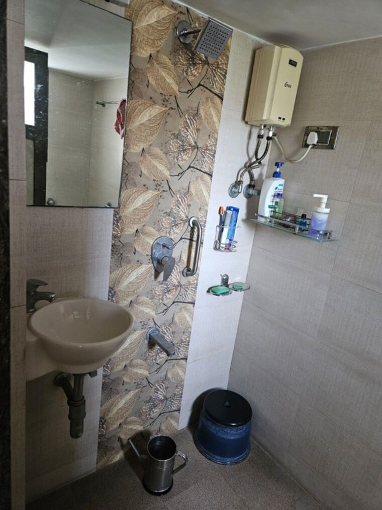 Bathroom, deepak-jyoti-ascent 2 Bedroom 705 Sq.Ft. Apartment In Andheri East Mumbai 10257607