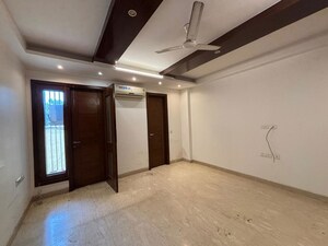 Room in 3 BHK Builder Floor at Delhi Cantonment – for Rent