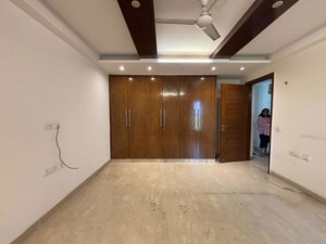Room in 3 BHK Builder Floor at Delhi Cantonment – for Rent