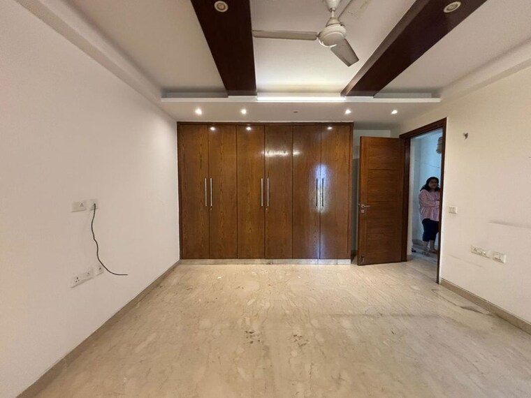 Room, delhi cantonment 3 Bedroom 200 Sq.Yd. Builder Floor In Delhi Cantonment Delhi 10257682