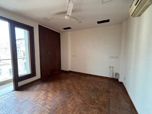Room in 3 BHK Builder Floor at Delhi Cantonment – for Rent
