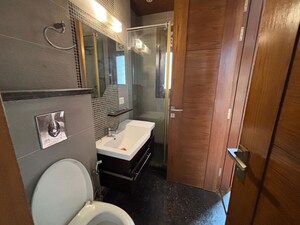 Team Area in 3 BHK Builder Floor at Delhi Cantonment – for Rent