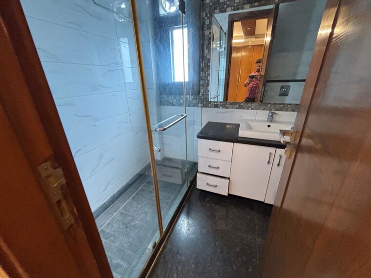 Kitchen, delhi cantonment 3 Bedroom 200 Sq.Yd. Builder Floor In Delhi Cantonment Delhi 10257682