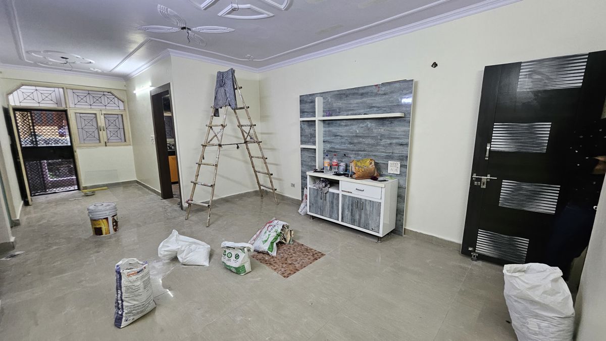 2 BHK + Store Room Apartment For Sale in Dilshad Colony