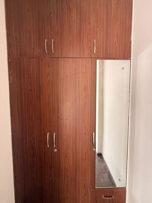 Furnished Amenities in 3 BHK Apartment at BPTP Amstoria, Sector 102 – for Rent