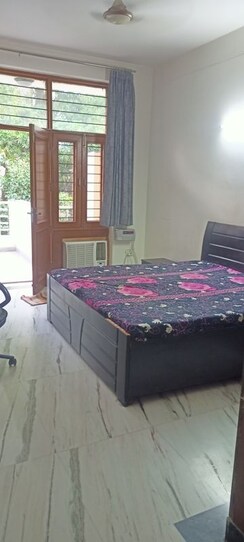 2 BHK Builder Floor For Rent in DLF City Phase IV
