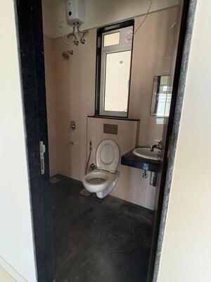 Bathroom in 1.5 BHK Apartment at Sheth Avante, Kanjurmarg West – for Rent