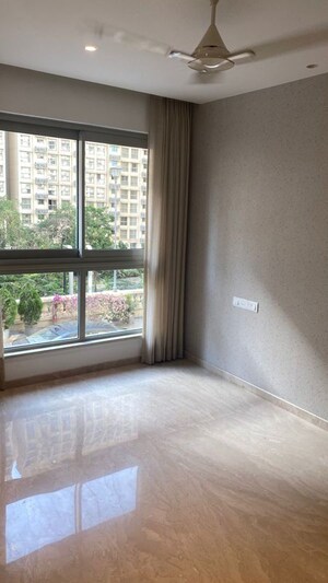 Room in 2 BHK Apartment at Hiranandani Highland, Powai – for Rent