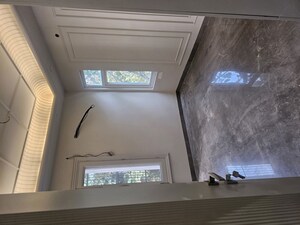 Furnished Amenities in 3 BHK Builder Floor at Anand Vihar – for Rent