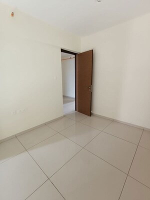 Room in 2 BHK Apartment at Goregaon West – for Sale