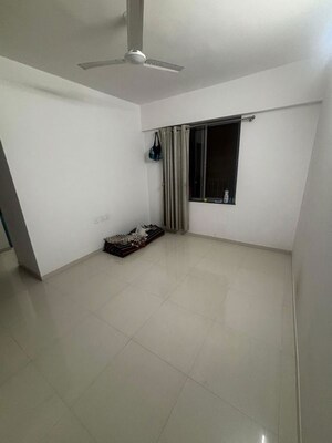 2 BHK Apartment For Rent in Link Road