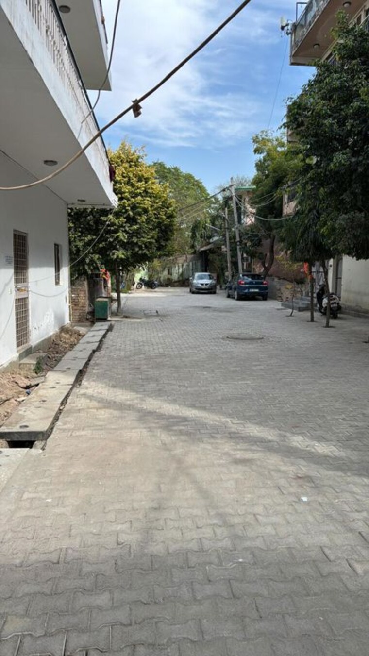  Parking, vasant kunj enclave 6+ Bedroom 200 Sq.Yd. Independent House In Vasant Kunj Enclave Delhi 10257890
