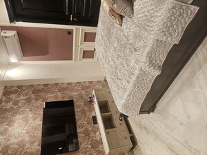 Furnished Amenities in 4 BHK Builder Floor at Yojna Vihar – for Sale