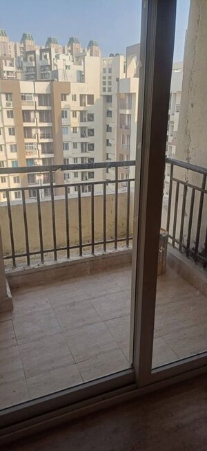 2 BHK Apartment For Rent in Amrapali Golf Homes, Sector 4 Greater Noida