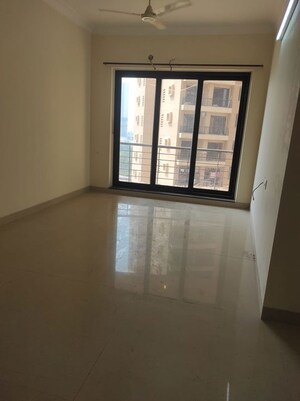Room in 2 BHK Apartment at K Raheja Heights, Malad East – for Rent