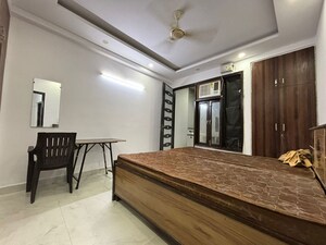 Room in 2 BHK Builder Floor at Saket – for Rent