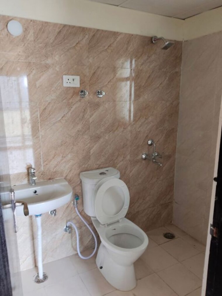 Bathroom, nbcc-aspire-enchante 2 Bedroom 850 Sq.Ft. Apartment In Tech Zone 4 Greater Noida Greater Noida 9608553
