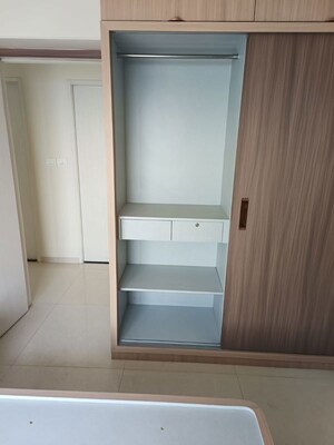 Room in 2 BHK Apartment at Rustomjee Urbania Azziano, Thane West – for Rent