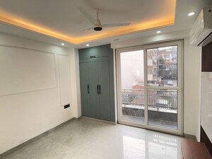 Room in 3 BHK Builder Floor at Sector 46 – for Sale