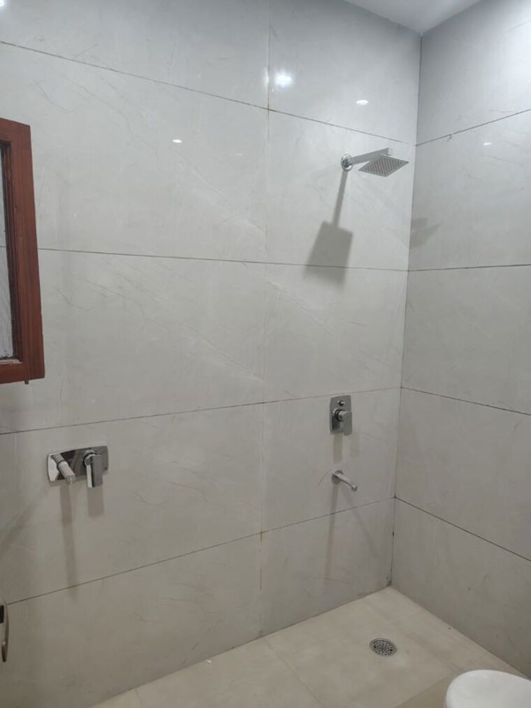 Bathroom, pir machalla 3 Bedroom 1300 Sq.Ft. Builder Floor In Pir Machalla Zirakpur 10258318