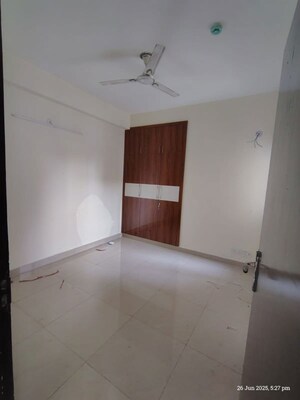 Room in 2 BHK Apartment at Amrapali Enchante, Tech Zone 4 Greater Noida – for Rent