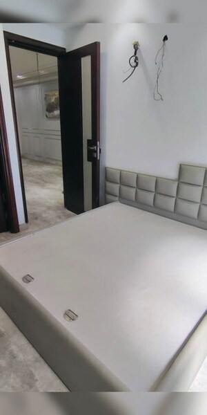 Room in 3 BHK Builder Floor at Rohini Sector 16 – for Sale