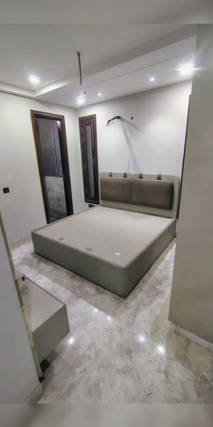 Bathroom in 3 BHK Builder Floor at Rohini Sector 16 – for Sale