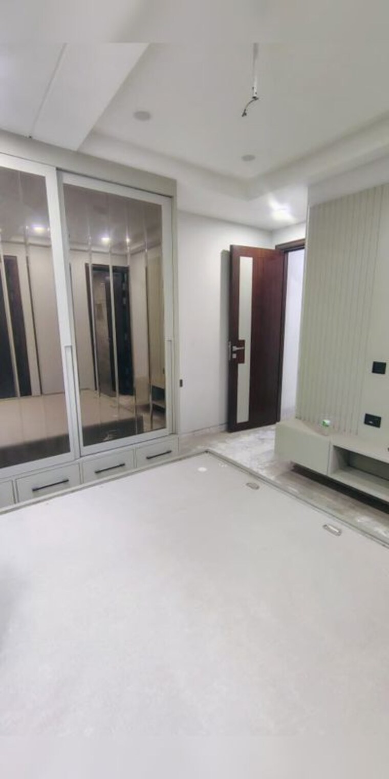 Room, rohini sector 16 3 Bedroom 1150 Sq.Ft. Builder Floor In Rohini Sector 16 Delhi 10258311