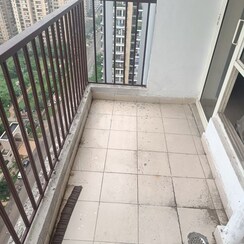2 BHK + Study Room Apartment For Rent in Amrapali Golf Homes