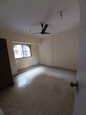 Room in 2 BHK Apartment at Andheri Green Field Towers, Jogeshwari East – for Rent