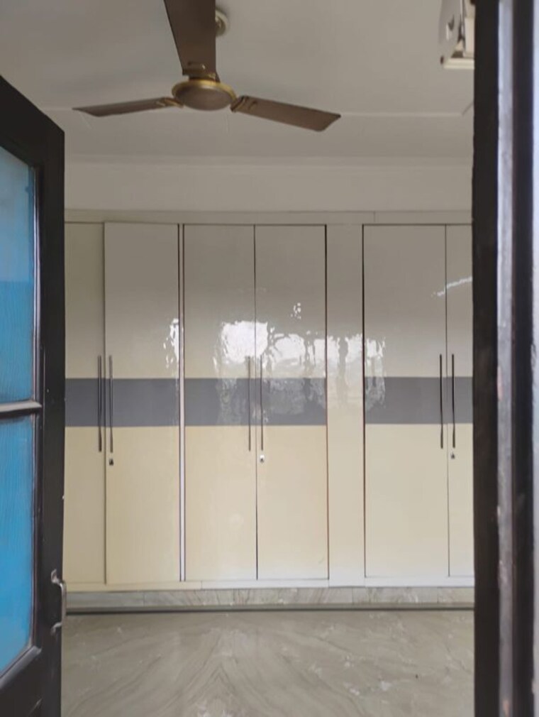 Room, sector 18 dwarka 3 Bedroom 1900 Sq.Ft. Apartment In Sector 18 Dwarka Delhi 10258386