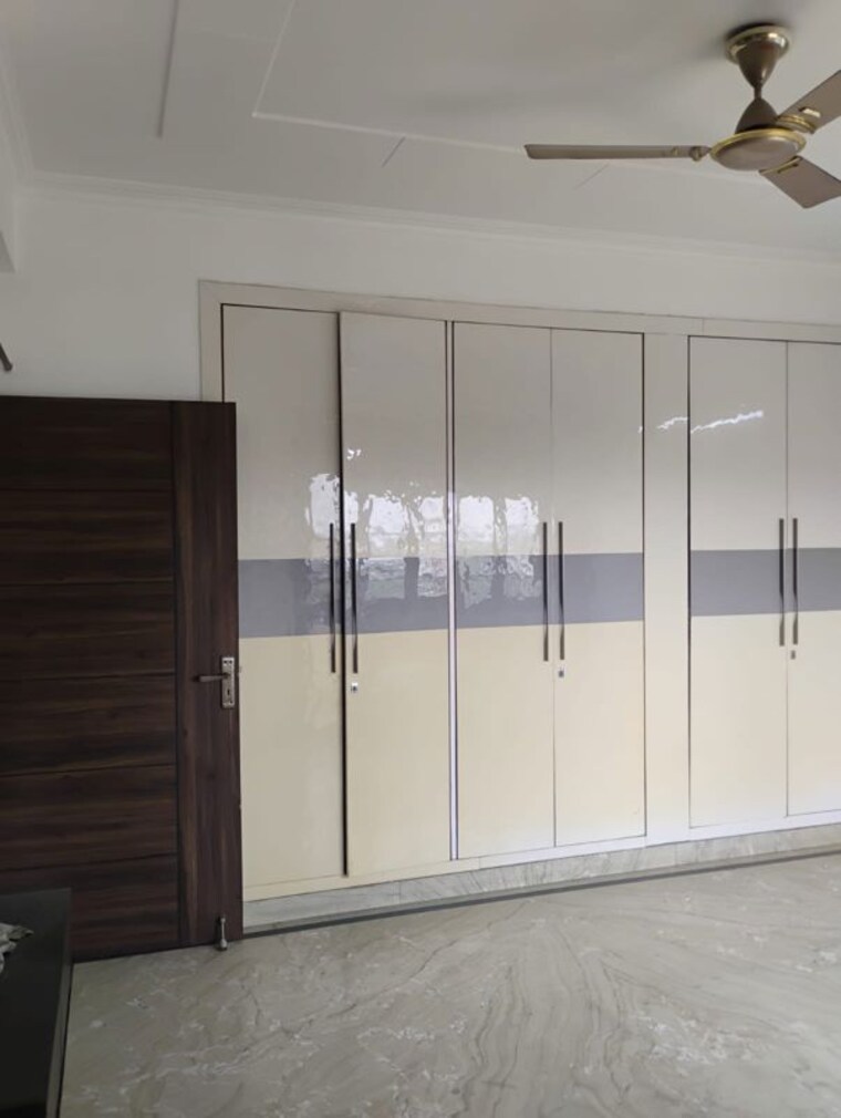 Room, sector 18 dwarka 3 Bedroom 1900 Sq.Ft. Apartment In Sector 18 Dwarka Delhi 10258386