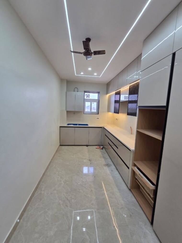 Kitchen, sector 9a 3 Bedroom 263 Sq.Yd. Builder Floor In Sector 9a Gurgaon 10258391