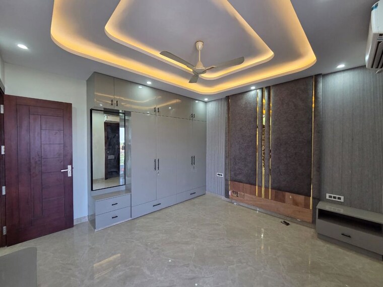 Room, sector 9a 3 Bedroom 263 Sq.Yd. Builder Floor In Sector 9a Gurgaon 10258391